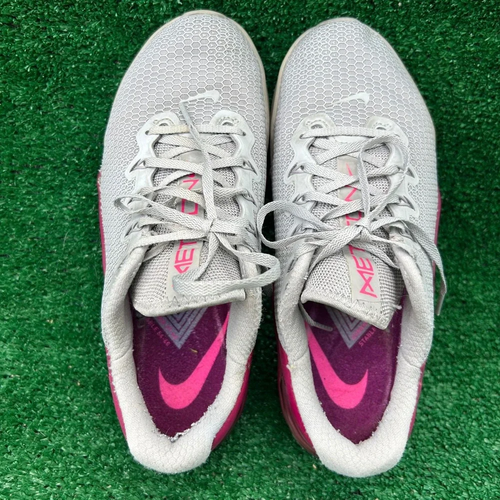 Nike Metcon 5 Womens‎ Training Shoes Grey Raspberry Red AO2982-061 Size 9.5
